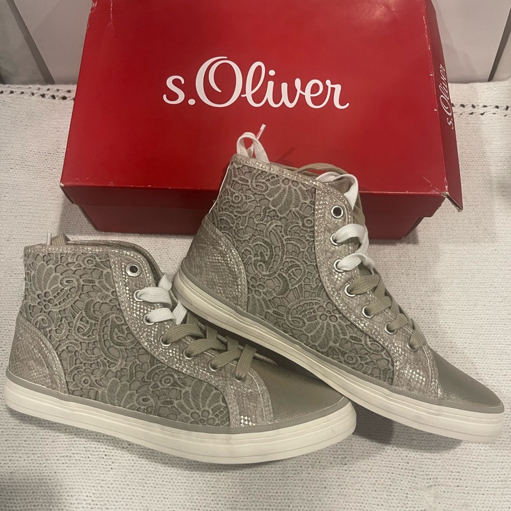 s.Oliver Women's Lace High-Top Sneakers grey size 8